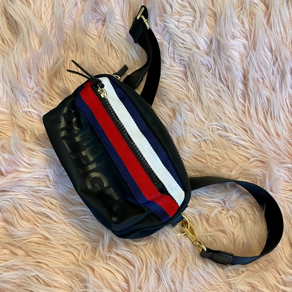 Tommy Hilfiger Crossbody Bag - Picture 7 of 11
